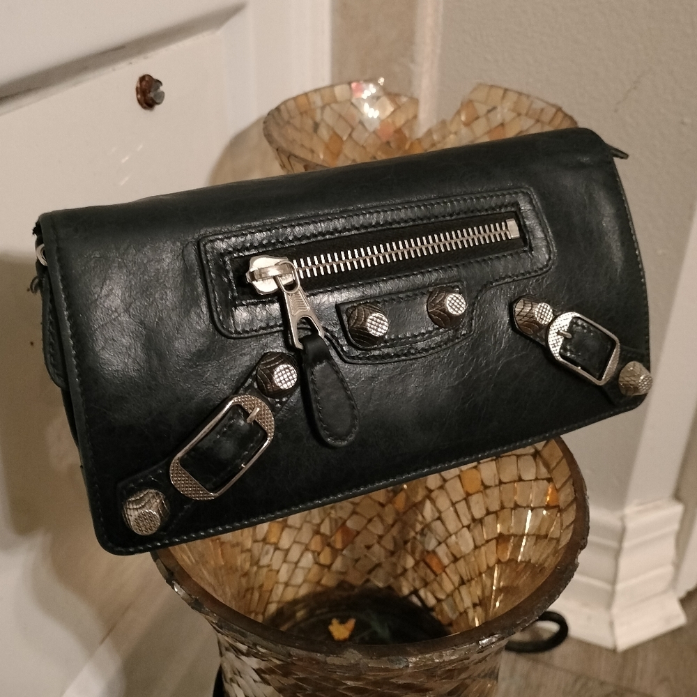 AUTH BALENCIAGA ICONIC BLACK BUTTERY LAMB LEATHER MOTO STUD WALLET! MSRP $899